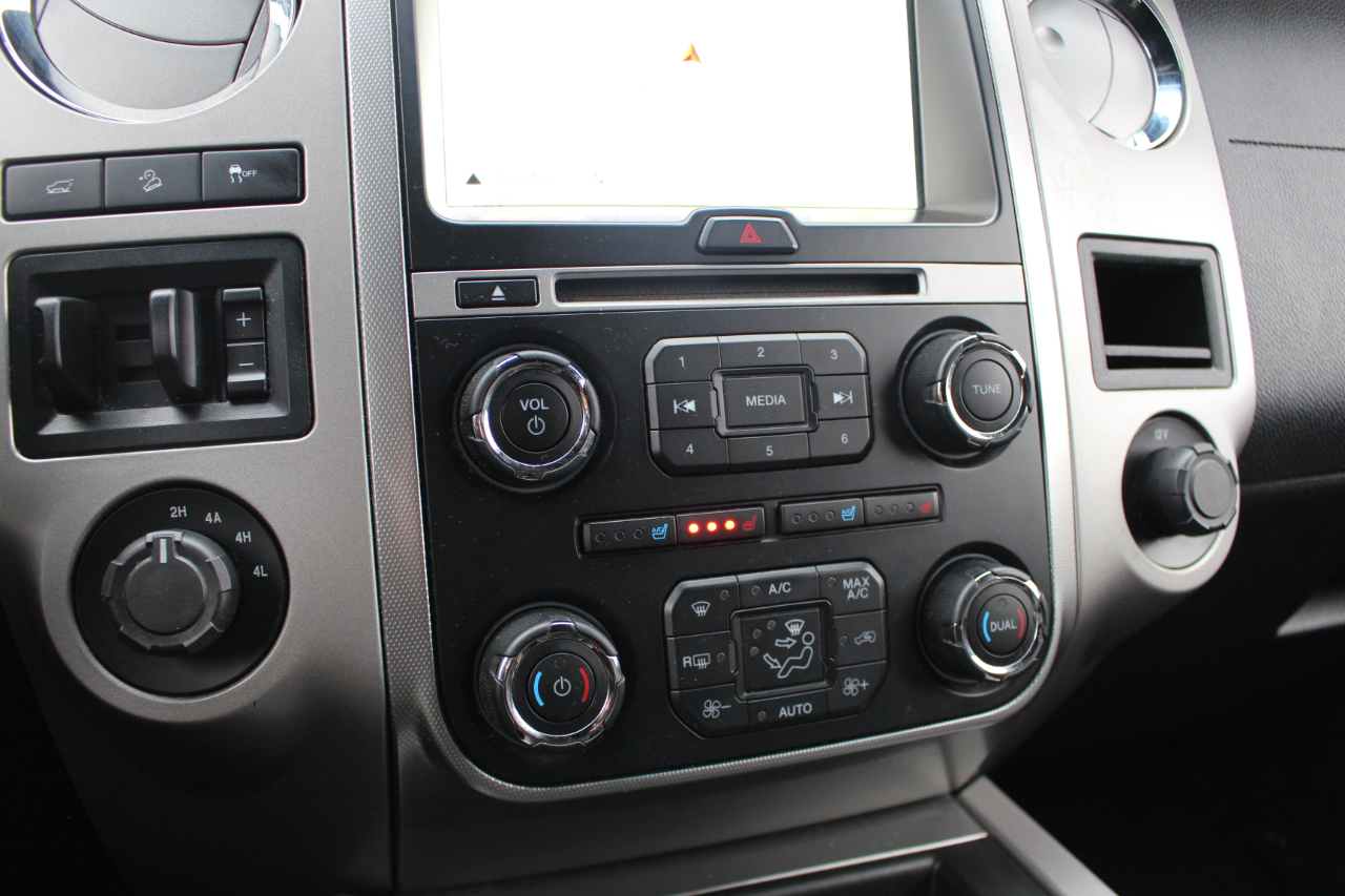 Ford Expedition EL XLT 4WD 2016