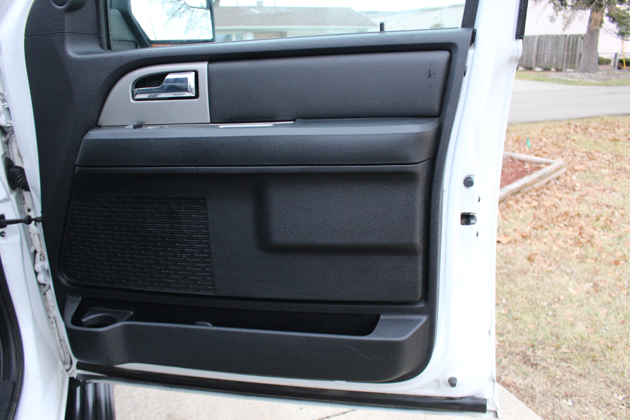 Ford Expedition EL XLT 4WD 2016