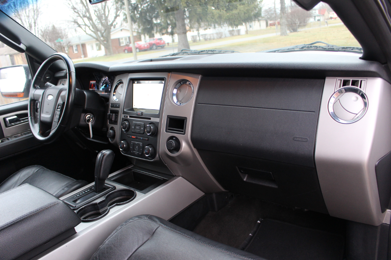 Ford Expedition EL XLT 4WD 2016