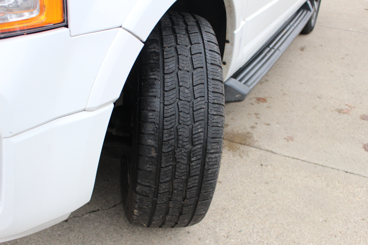 Ford Expedition EL XLT 4WD 2016