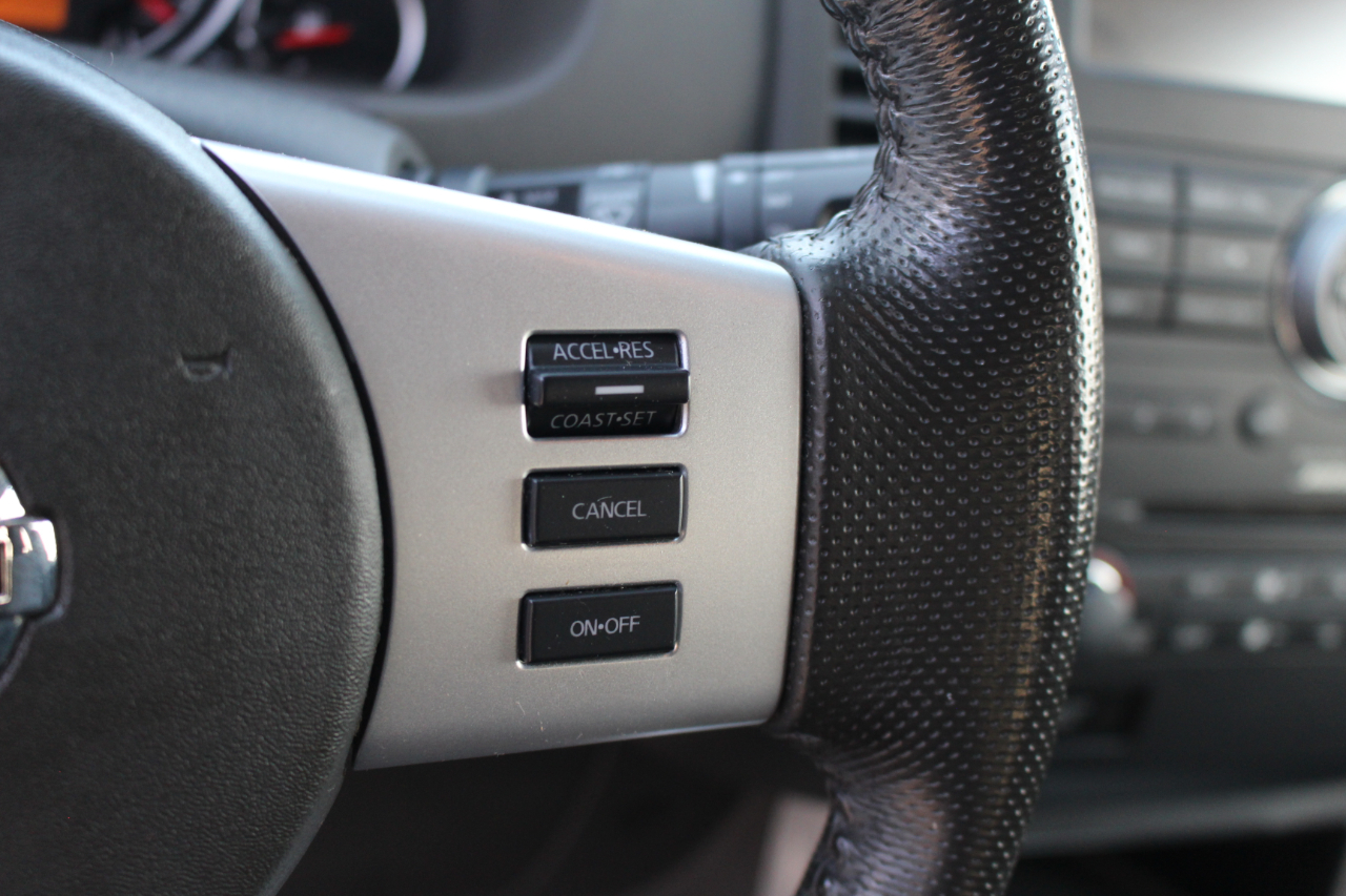 Nissan Pathfinder S 4WD 2010