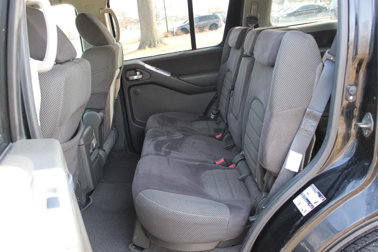 Nissan Pathfinder S 4WD 2010