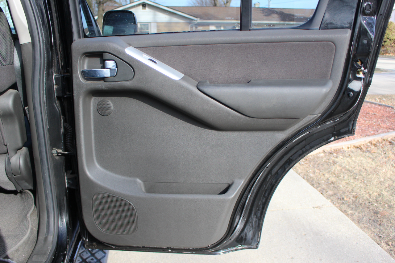 Nissan Pathfinder S 4WD 2010