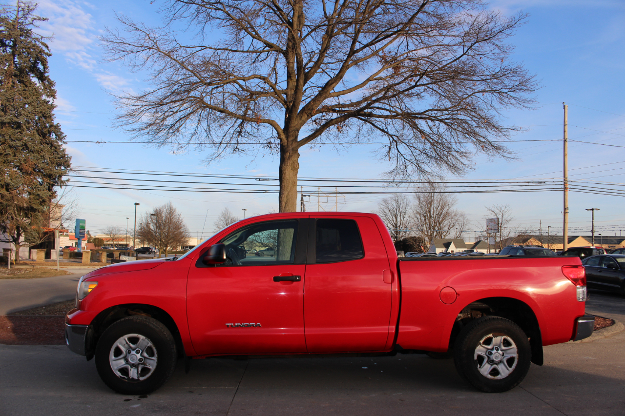 Toyota Tundra Tundra-Grade Double Cab 4.6L 4WD 2011