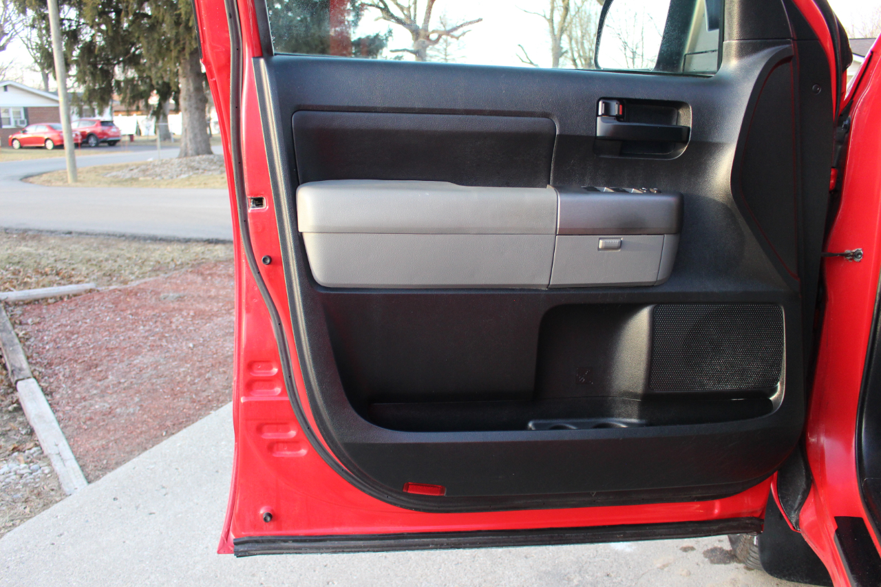 Toyota Tundra Tundra-Grade Double Cab 4.6L 4WD 2011