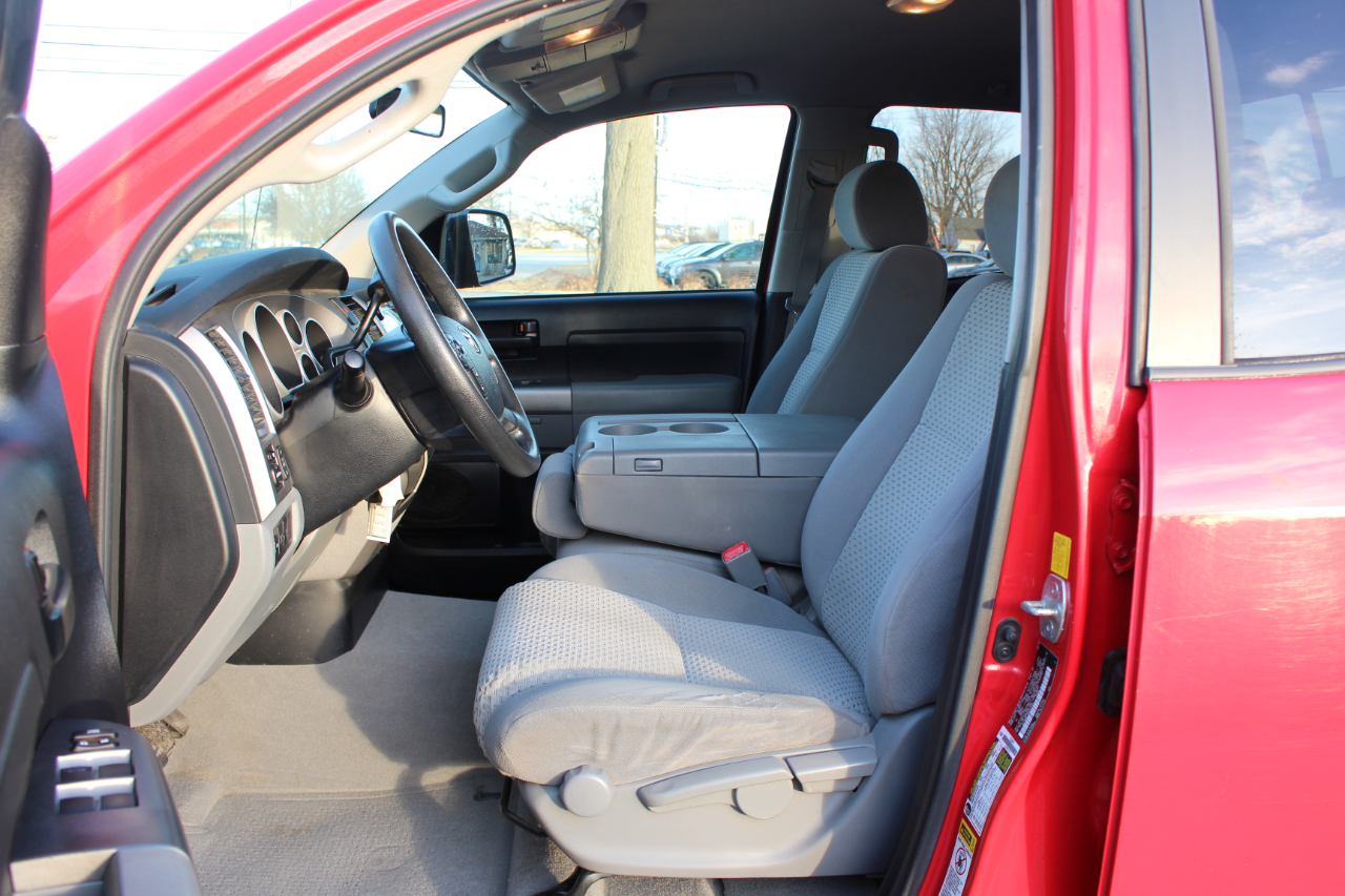 Toyota Tundra Tundra-Grade Double Cab 4.6L 4WD 2011