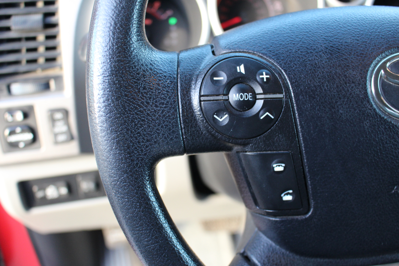 Toyota Tundra Tundra-Grade Double Cab 4.6L 4WD 2011