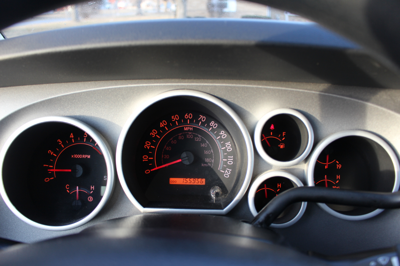 Toyota Tundra Tundra-Grade Double Cab 4.6L 4WD 2011