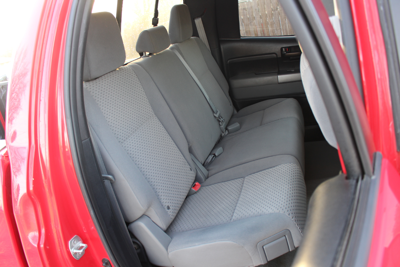 Toyota Tundra Tundra-Grade Double Cab 4.6L 4WD 2011