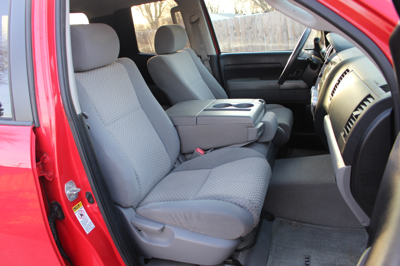 Toyota Tundra Tundra-Grade Double Cab 4.6L 4WD 2011