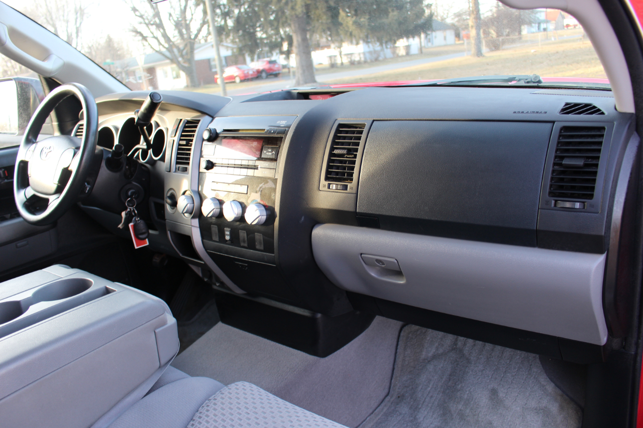 Toyota Tundra Tundra-Grade Double Cab 4.6L 4WD 2011