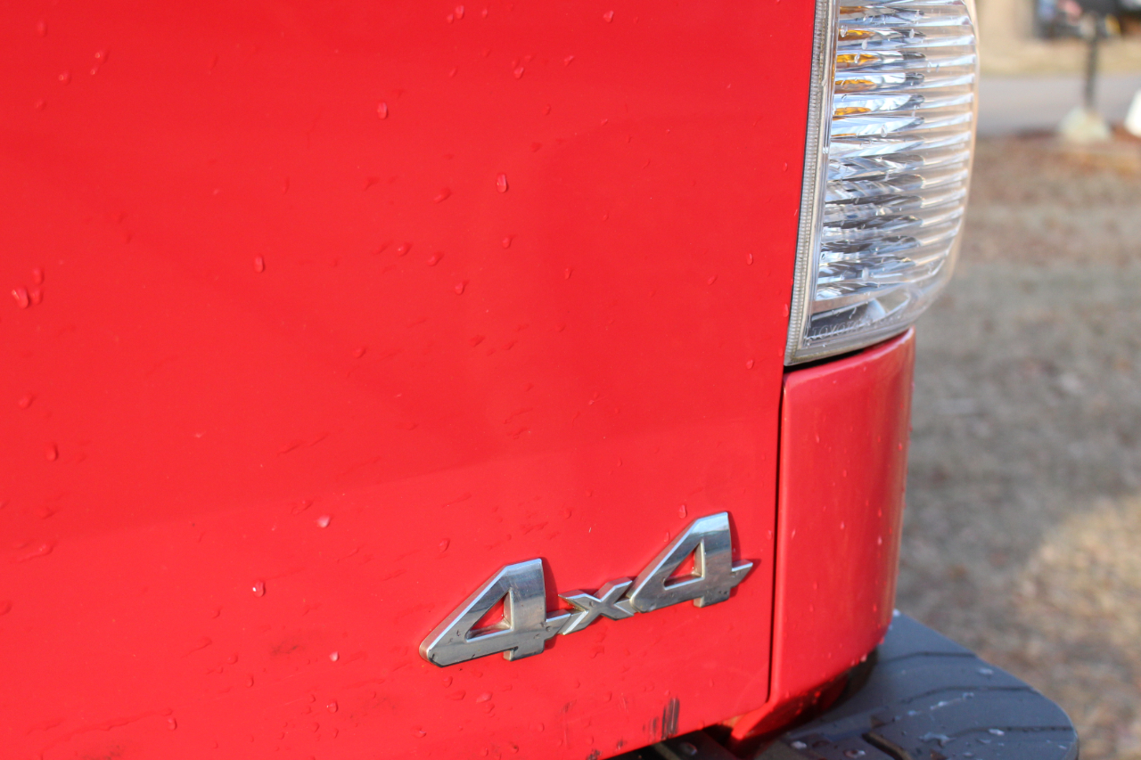 Toyota Tundra Tundra-Grade Double Cab 4.6L 4WD 2011