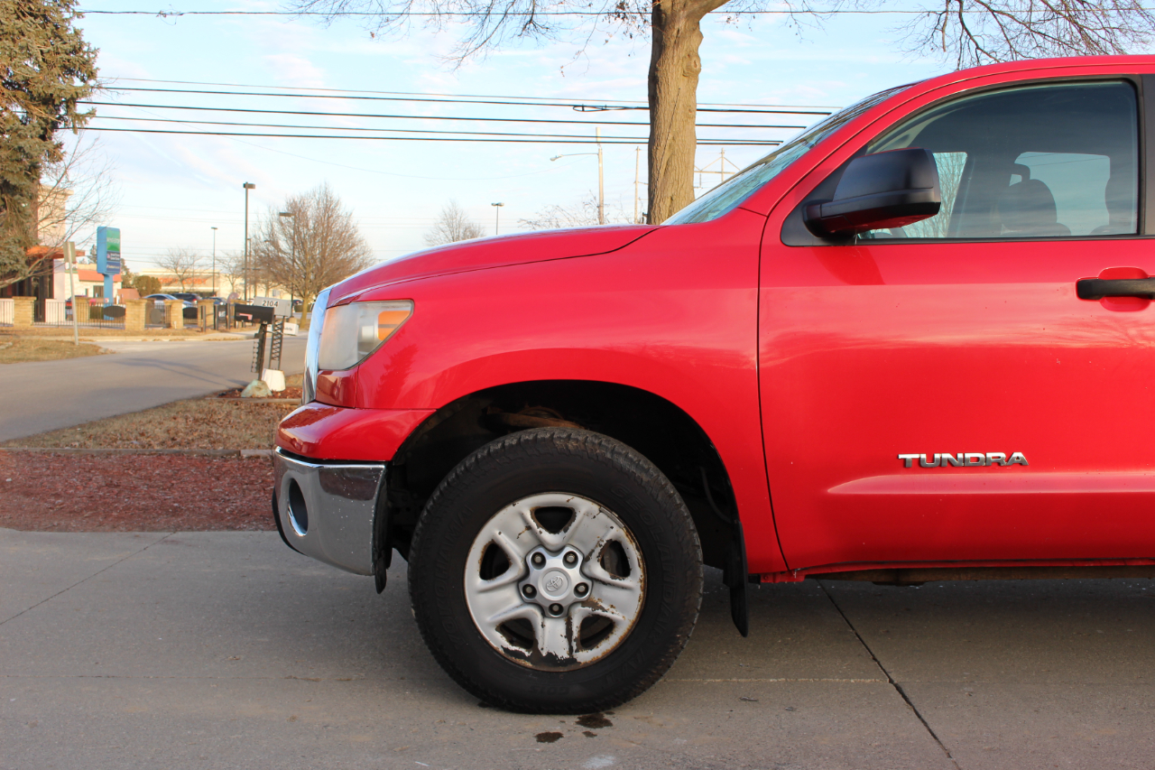 Toyota Tundra Tundra-Grade Double Cab 4.6L 4WD 2011