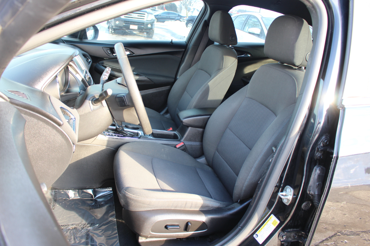 Chevrolet Cruze LT Auto Hatchback 2017