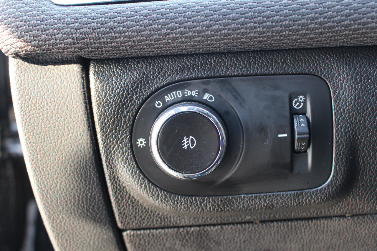 Chevrolet Cruze LT Auto Hatchback 2017