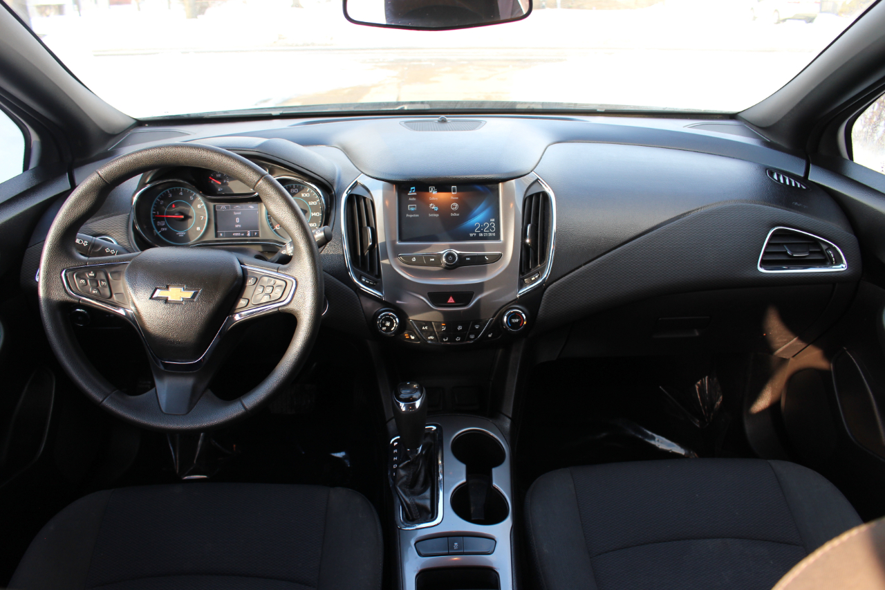 Chevrolet Cruze LT Auto Hatchback 2017