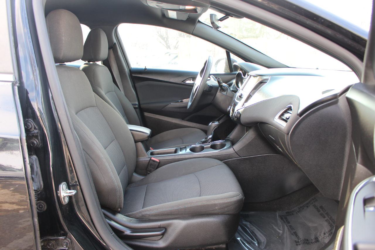 Chevrolet Cruze LT Auto Hatchback 2017