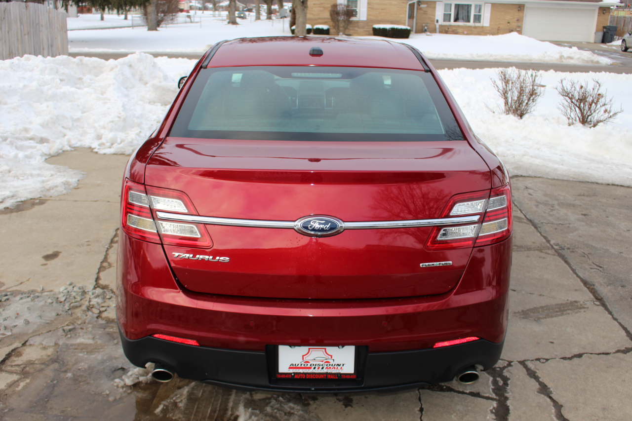 Ford Taurus Limited FWD 2014