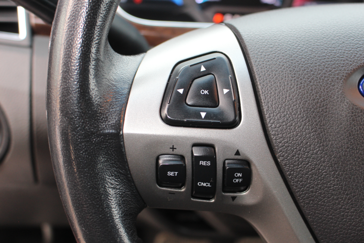 Ford Taurus Limited FWD 2014