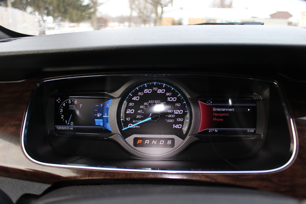 Ford Taurus Limited FWD 2014