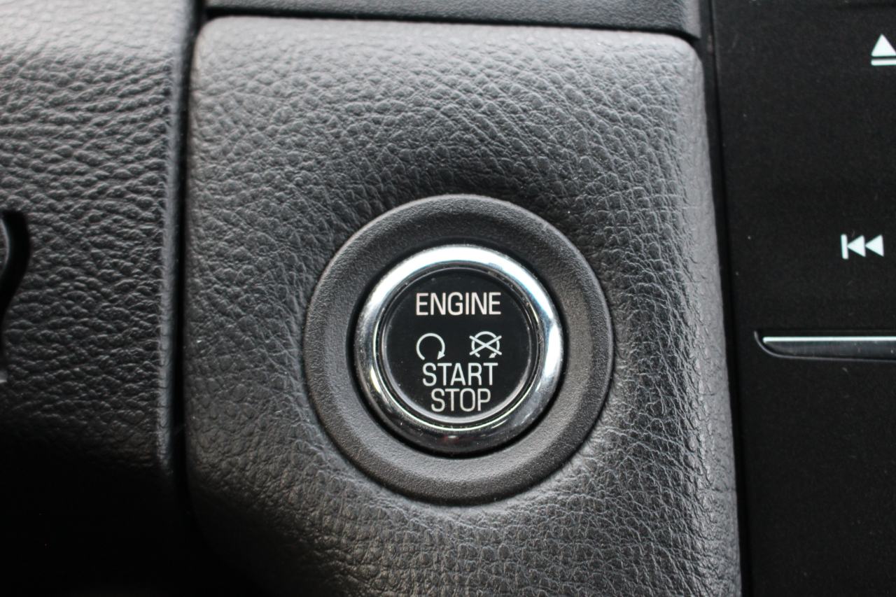 Ford Taurus Limited FWD 2014