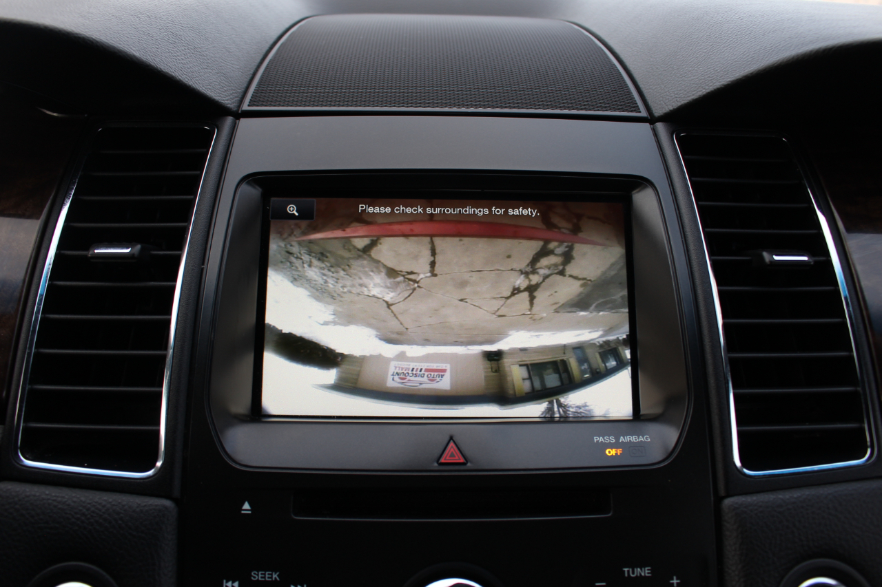 Ford Taurus Limited FWD 2014