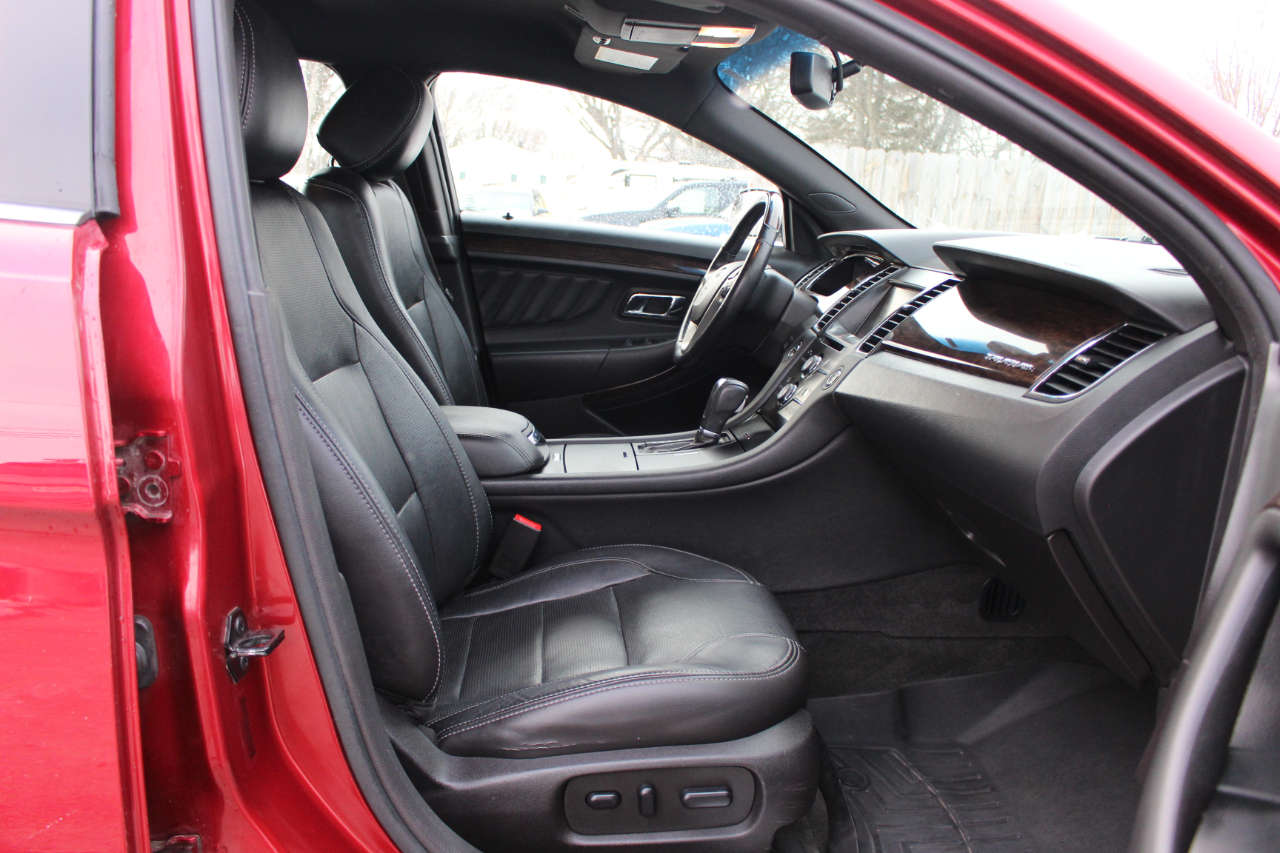 Ford Taurus Limited FWD 2014