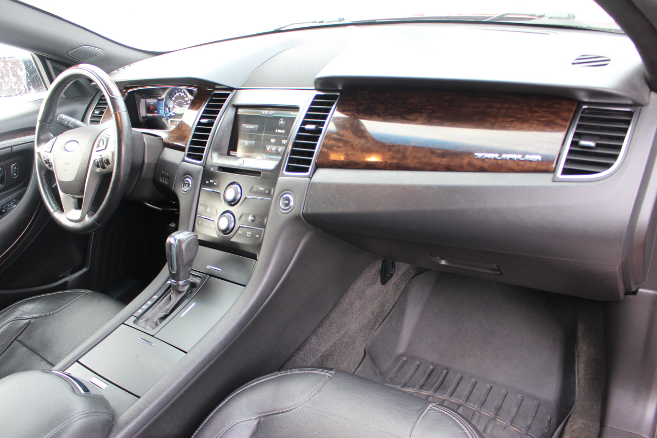 Ford Taurus Limited FWD 2014
