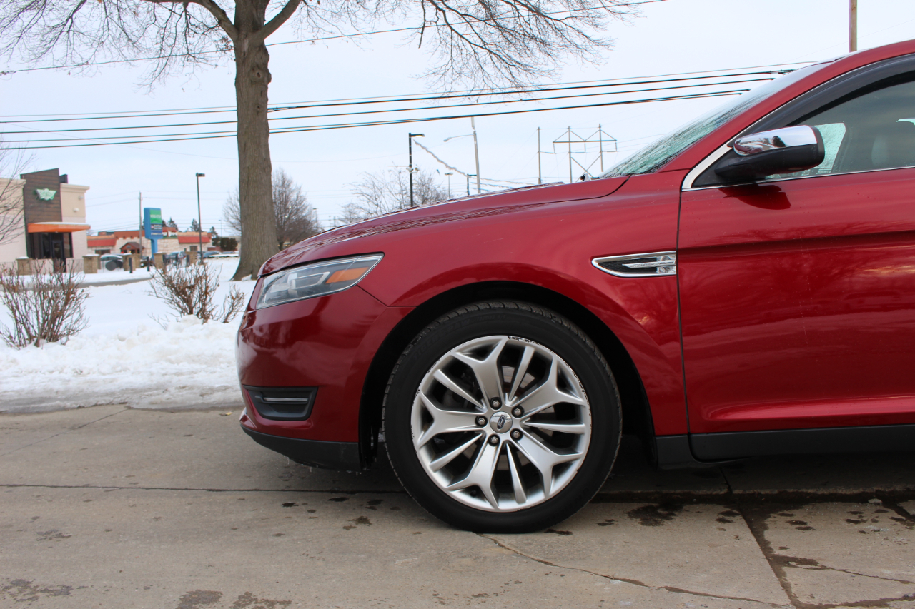 Ford Taurus Limited FWD 2014