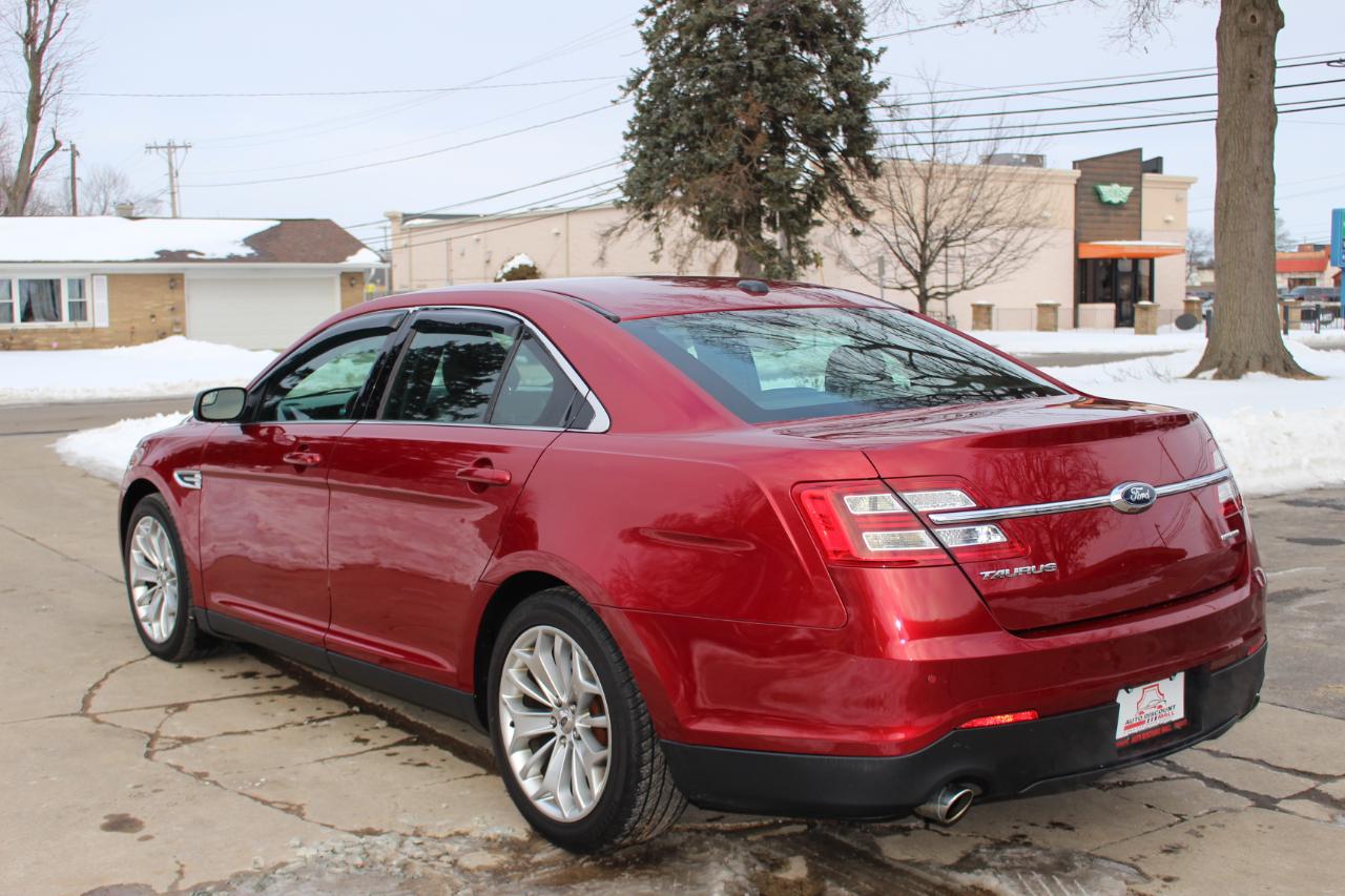 Ford Taurus Limited FWD 2014