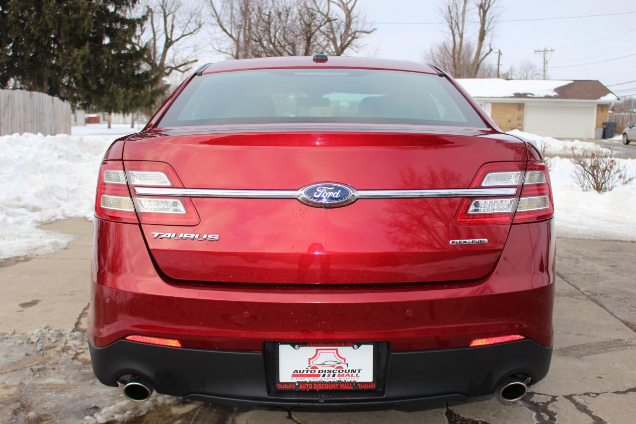 Ford Taurus Limited FWD 2014