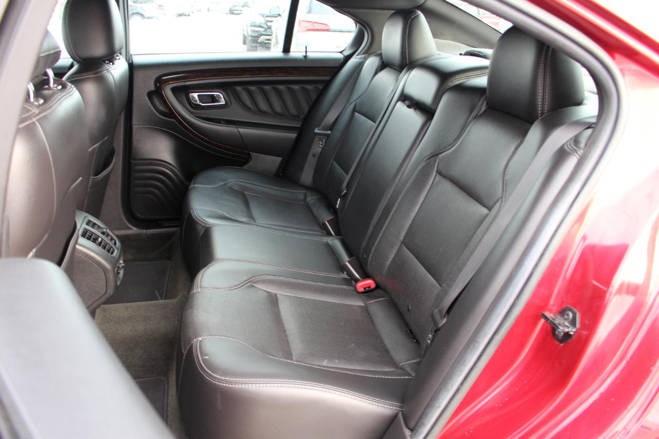 Ford Taurus Limited FWD 2014