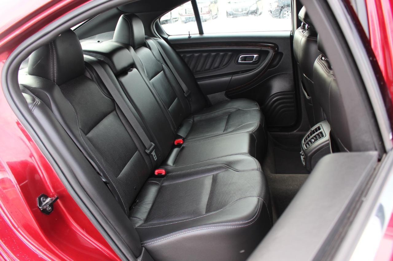 Ford Taurus Limited FWD 2014