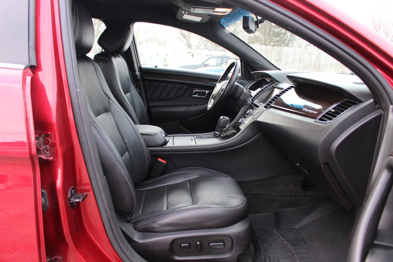 Ford Taurus Limited FWD 2014