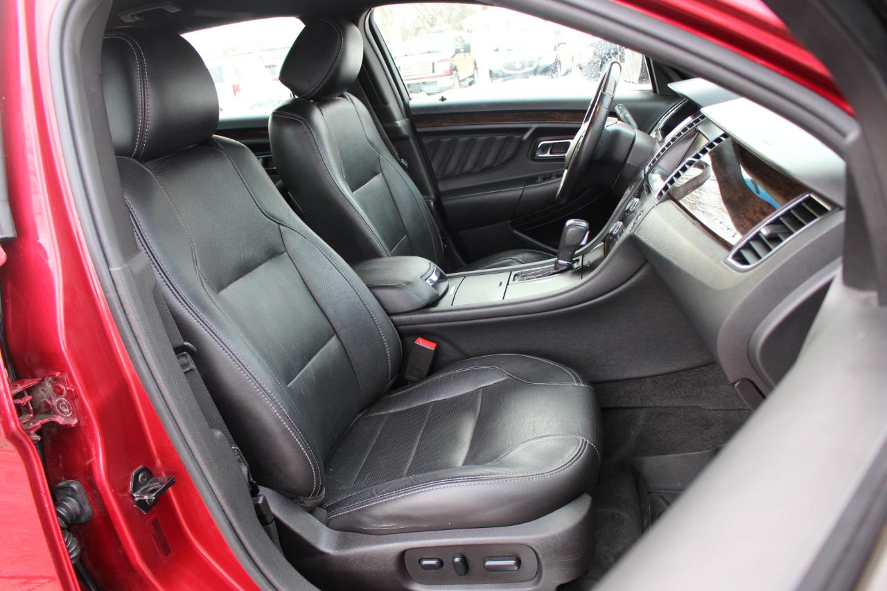 Ford Taurus Limited FWD 2014