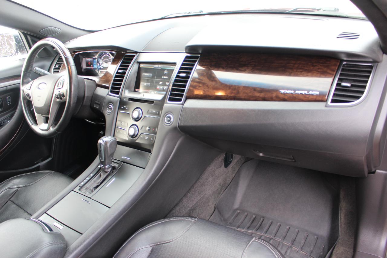 Ford Taurus Limited FWD 2014