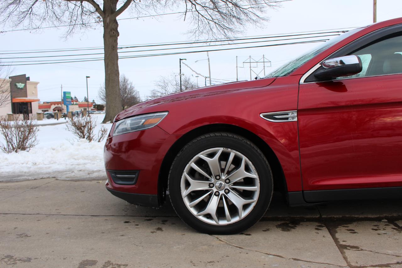 Ford Taurus Limited FWD 2014