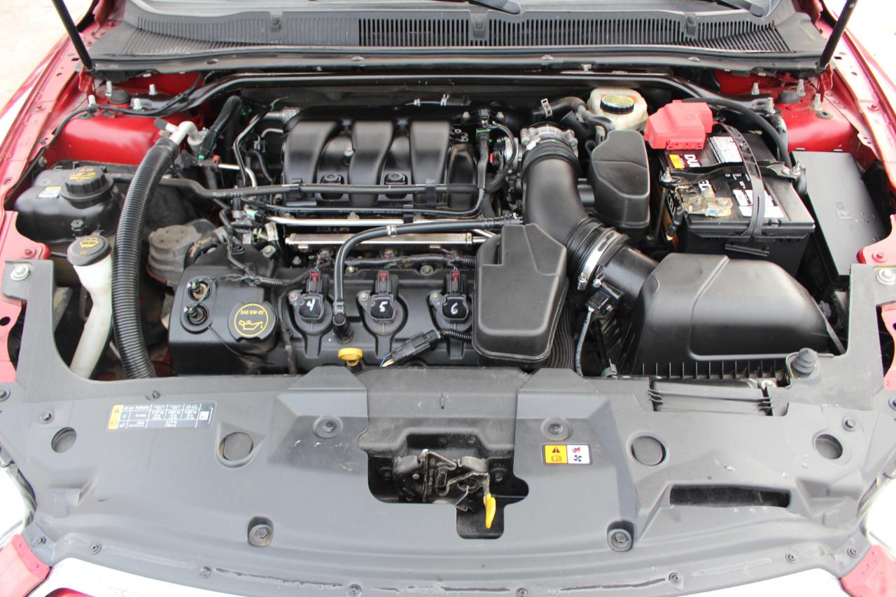 Ford Taurus Limited FWD 2014