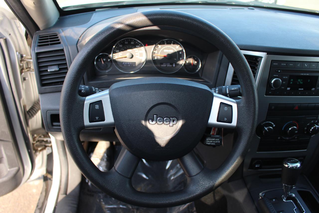 Jeep Grand Cherokee Laredo 4WD 2009