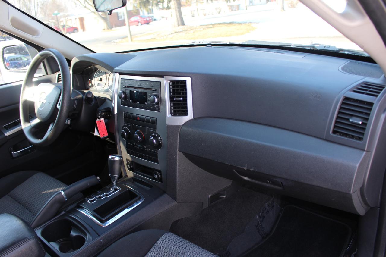 Jeep Grand Cherokee Laredo 4WD 2009