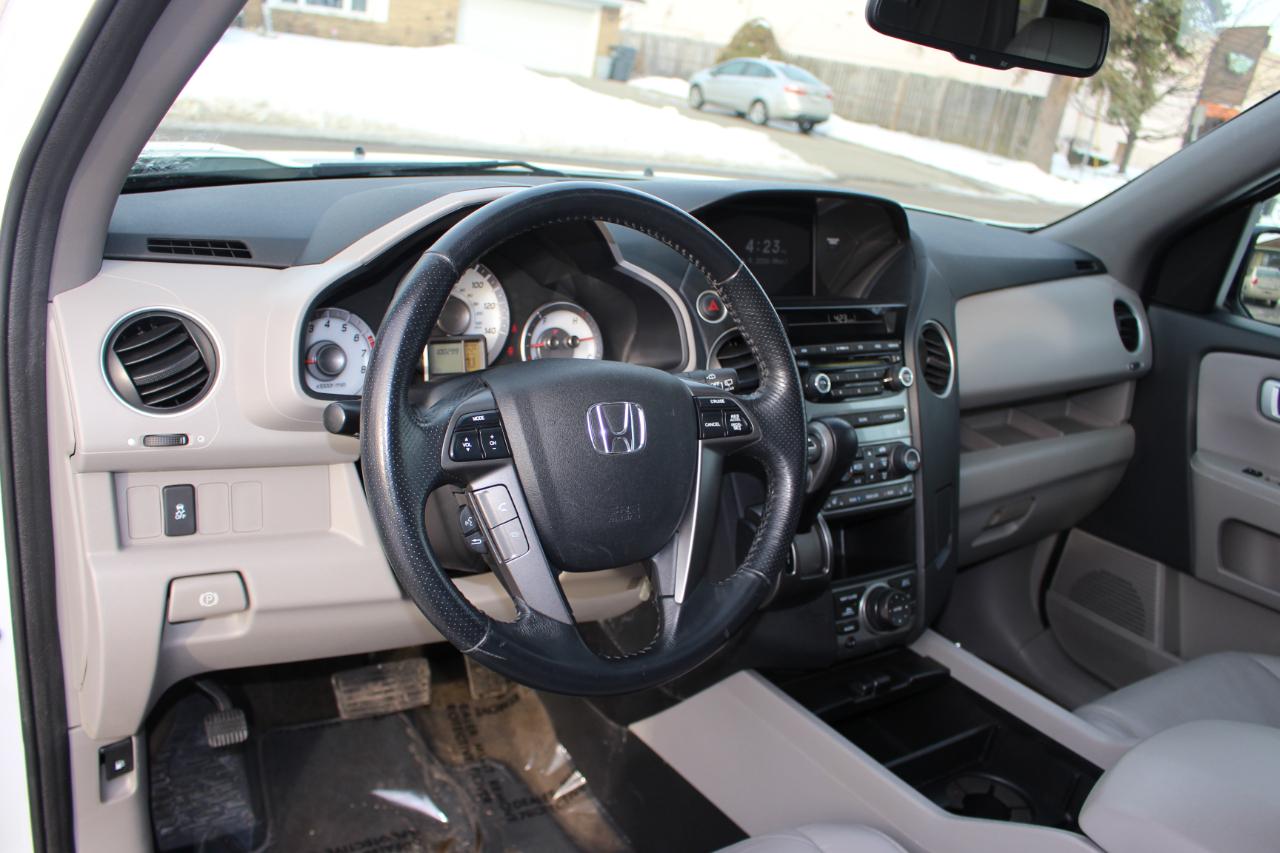 Honda Pilot EX-L 2WD 5-Spd AT with Navigation 2015