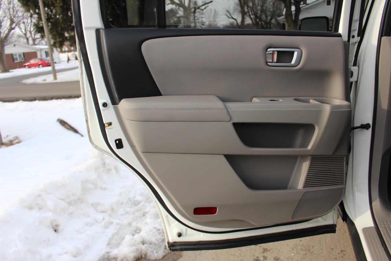 Honda Pilot EX-L 2WD 5-Spd AT with Navigation 2015