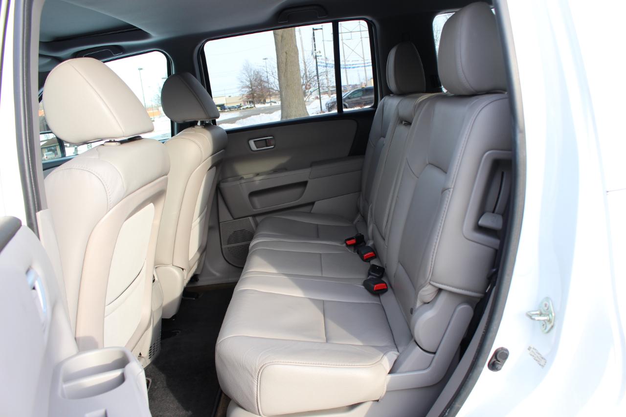 Honda Pilot EX-L 2WD 5-Spd AT with Navigation 2015