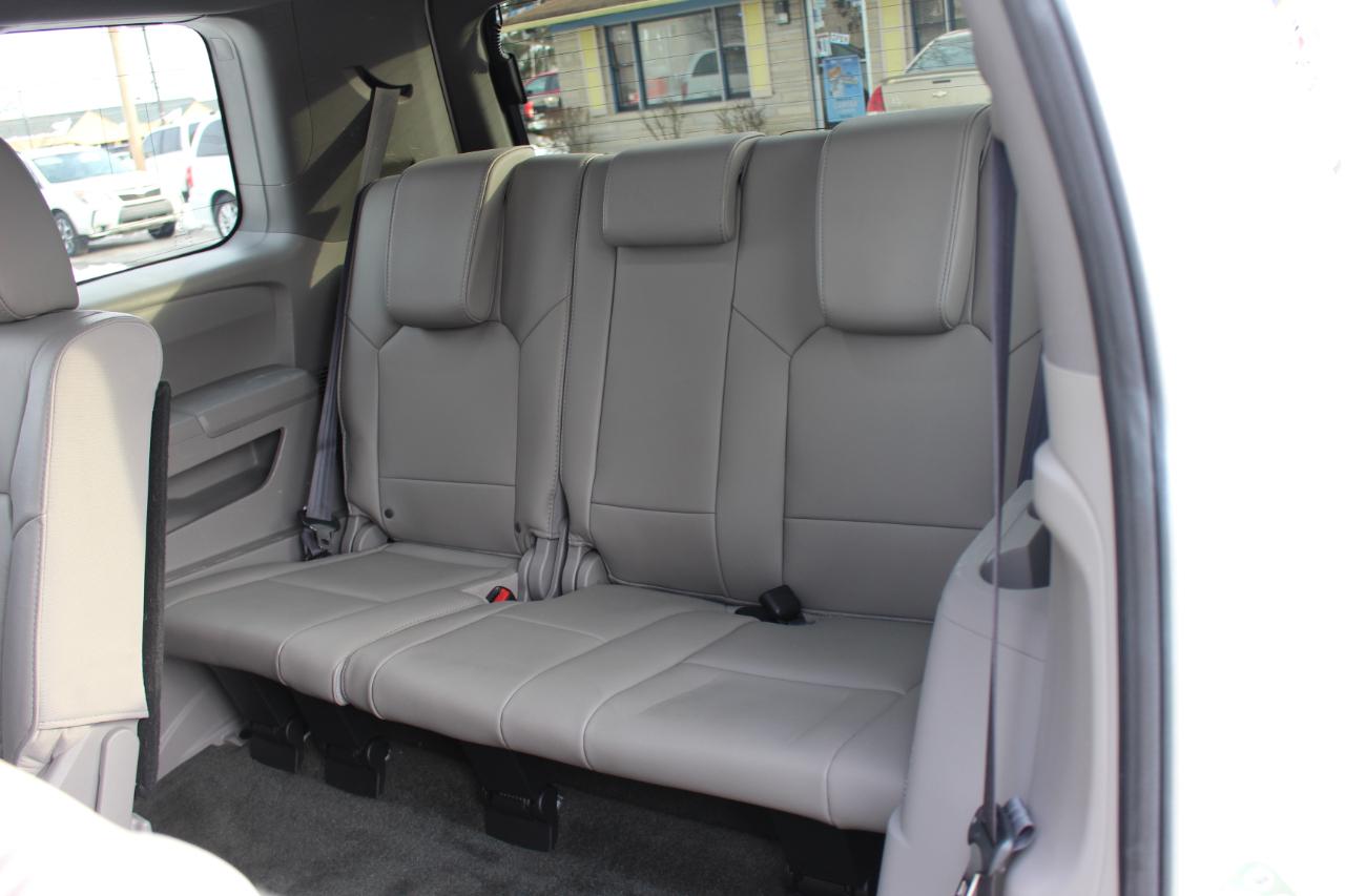 Honda Pilot EX-L 2WD 5-Spd AT with Navigation 2015
