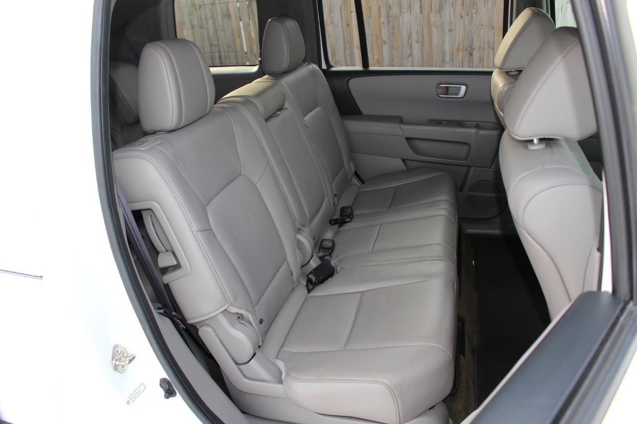 Honda Pilot EX-L 2WD 5-Spd AT with Navigation 2015