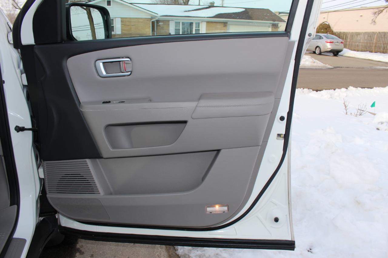 Honda Pilot EX-L 2WD 5-Spd AT with Navigation 2015