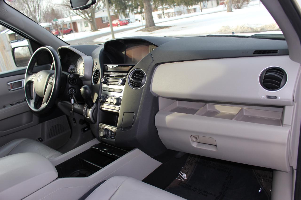 Honda Pilot EX-L 2WD 5-Spd AT with Navigation 2015