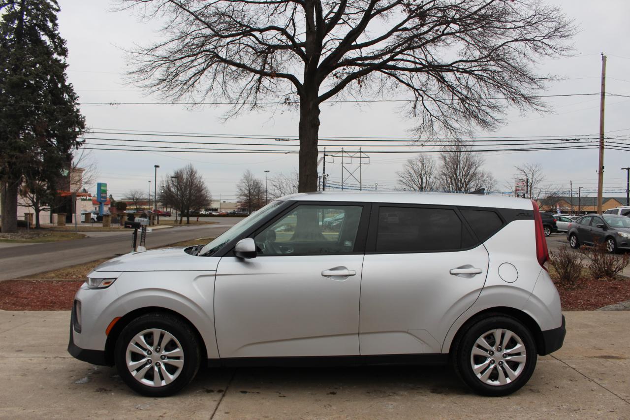 Kia Soul LX CVT 2021