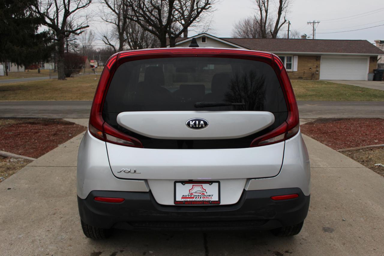Kia Soul LX CVT 2021