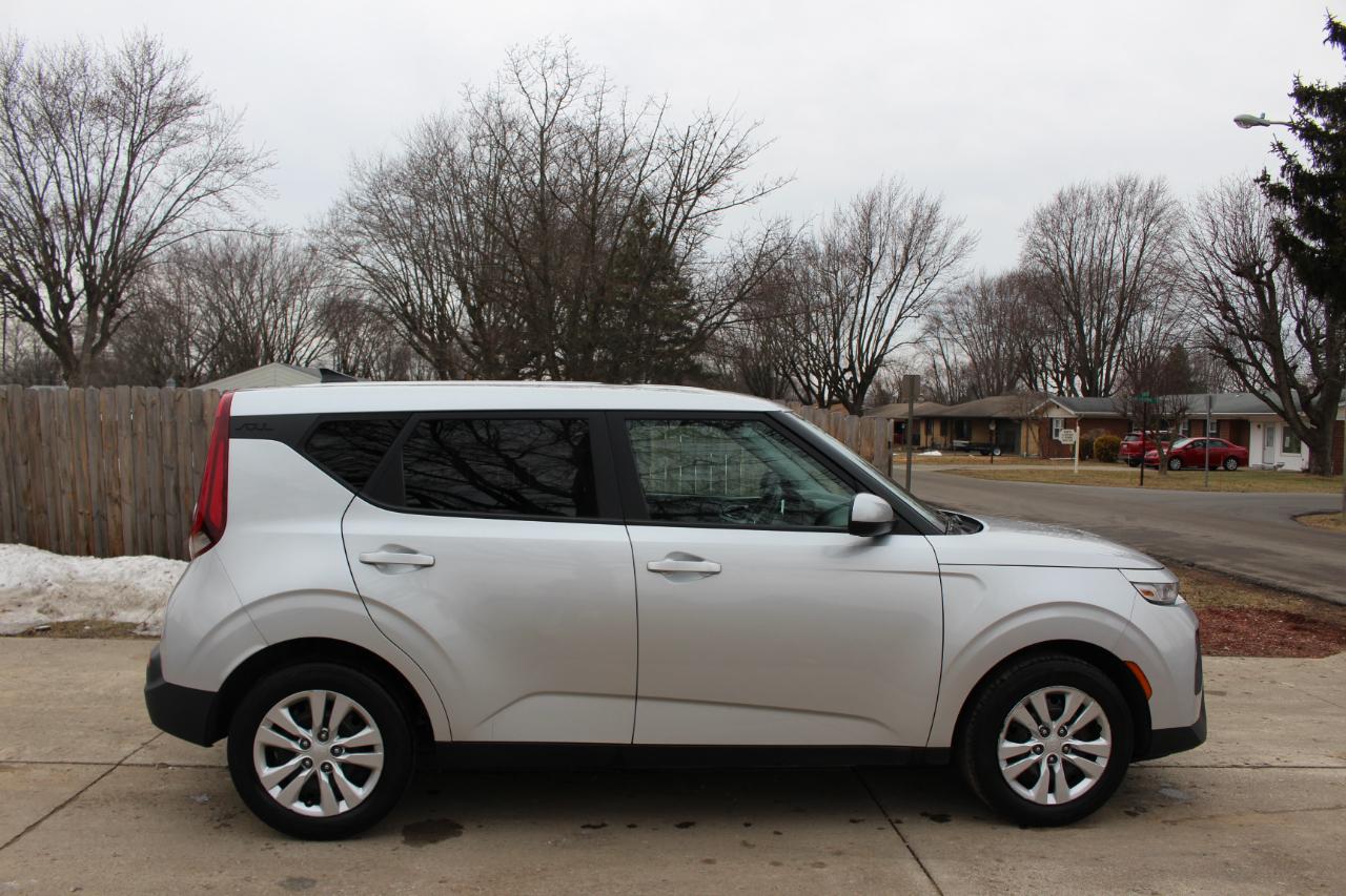 Kia Soul LX CVT 2021